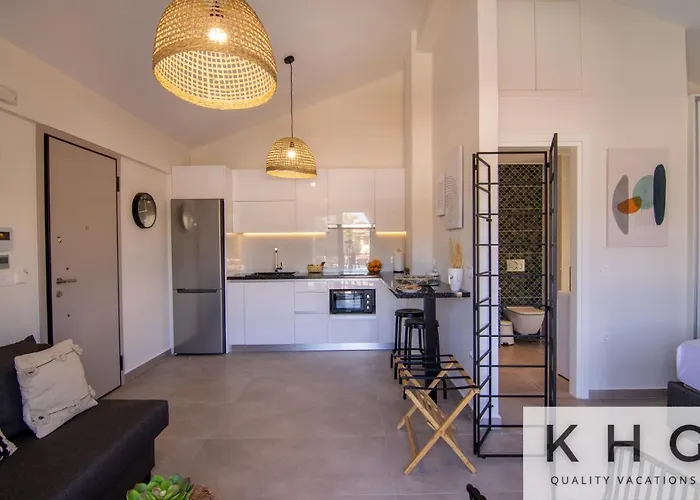 Platea Complex! Myrtos 1 Bed Apartment, Fteri Open Plan Studio! Апартаменты Аргостолион